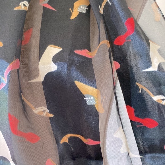 Satin striped lightweight shoe 👠 design fashion scarf, black multi shoe style - Picture 5 of 14